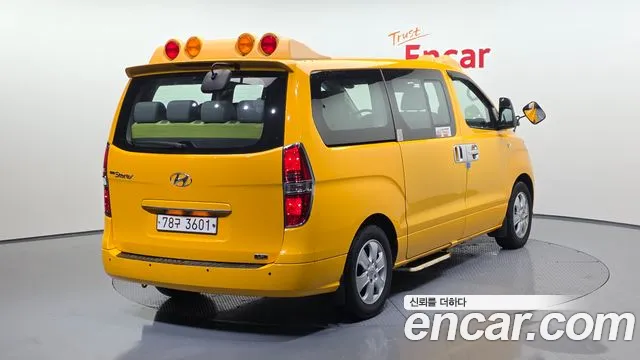 Hyundai Starex 2019 — фото 2