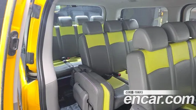 Hyundai Starex 2019 — фото 19