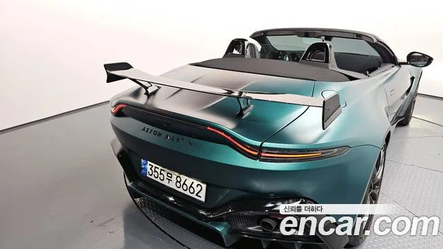 Astonmartin Vantage 2022 — фото 12
