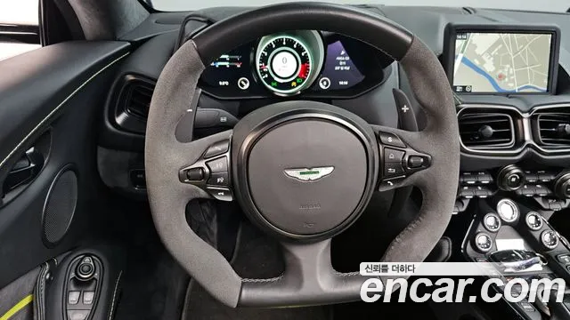 Astonmartin Vantage 2022 — фото 13