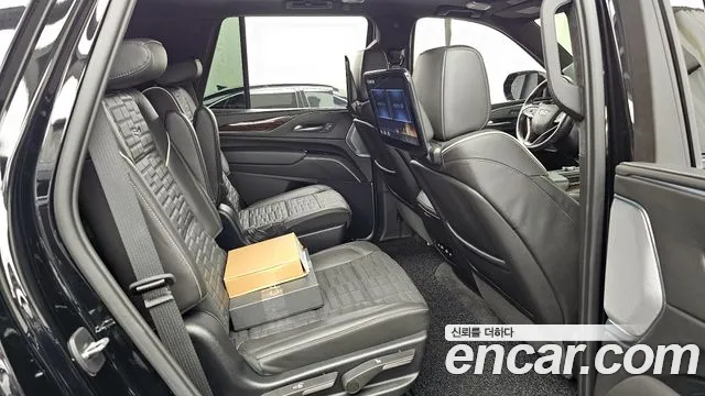 Cadillac Escalade 2023 — фото 12