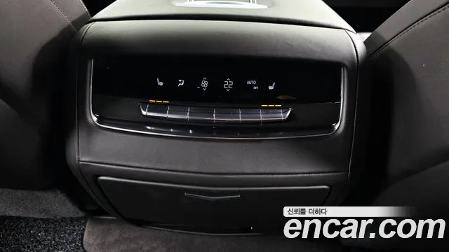 Cadillac Escalade 2023 — фото 18