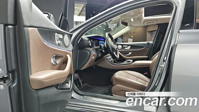 Mercedes-Benz E-Class 2018 — фото 10