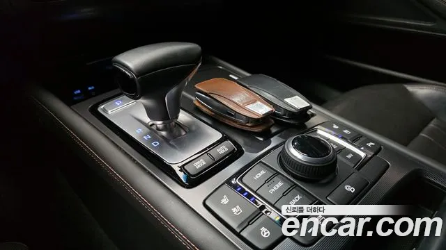 Genesis G80 2017 — фото 9