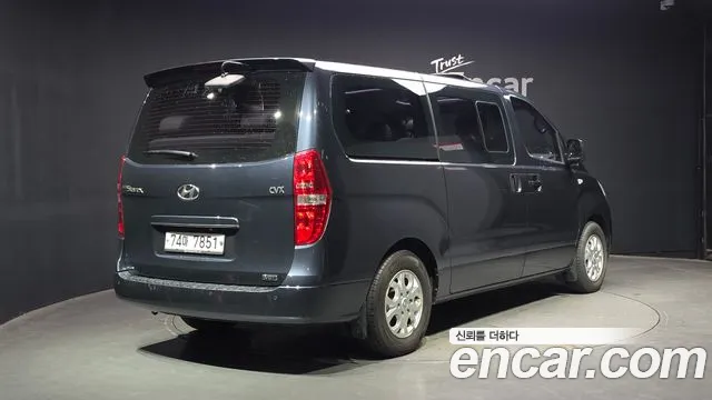 Hyundai Starex 2014 — фото 2