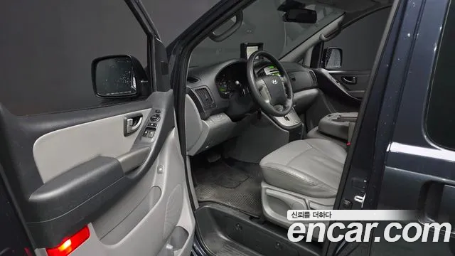 Hyundai Starex 2014 — фото 10