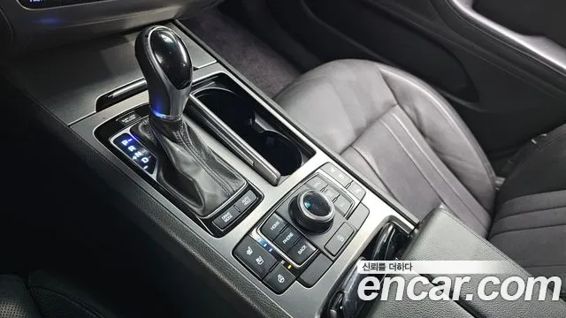 Hyundai Genesis 2015 — фото 9