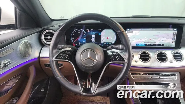 Mercedes-Benz E-Class 2021 — фото 13