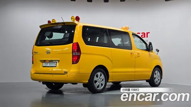 Hyundai Starex 2019 — фото 2