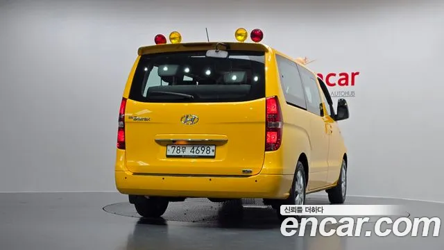 Hyundai Starex 2019 — фото 4