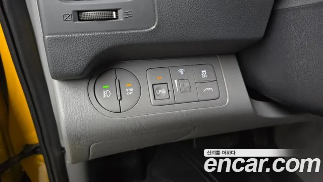 Hyundai Starex 2019 — фото 15