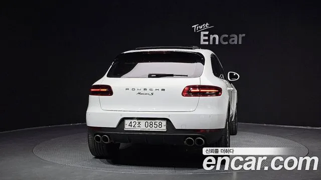 Porsche Macan 2017 — фото 4