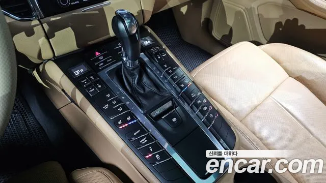 Porsche Macan 2017 — фото 9