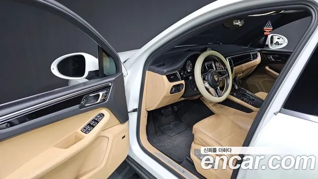 Porsche Macan 2017 — фото 10
