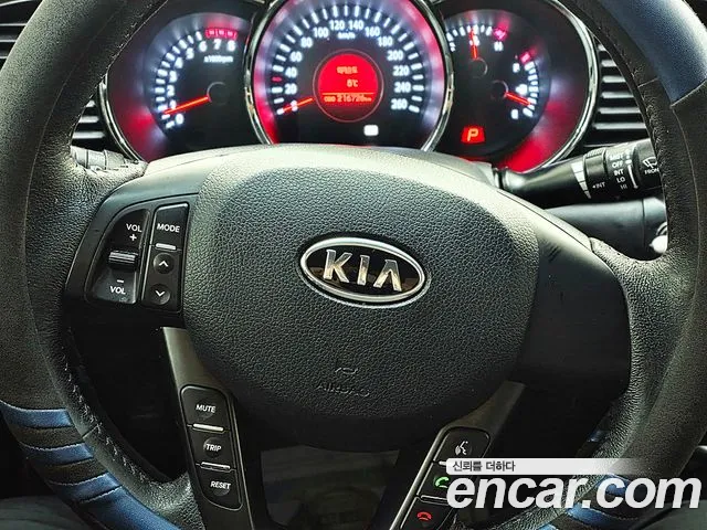 Kia K5 2011 — фото 10