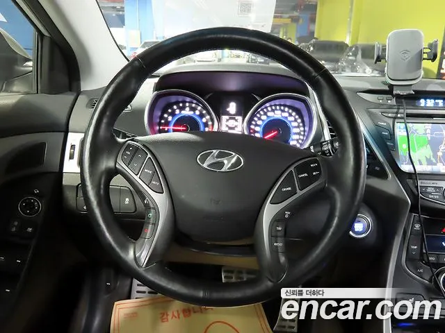 Hyundai AVANTE 2014 — фото 10