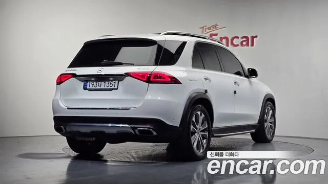 Mercedes-Benz GLE-Class 2022 — фото 2