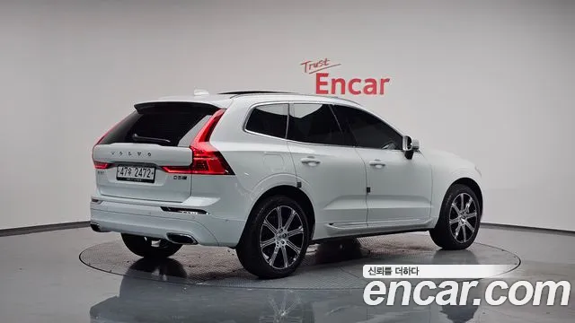 Volvo XC60 2019 — фото 1