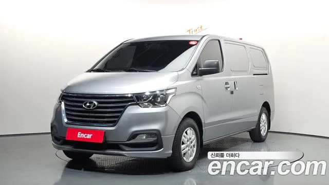 Hyundai Starex 2021 — фото 1