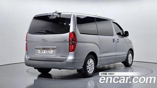 Hyundai Starex 2018 — фото 2