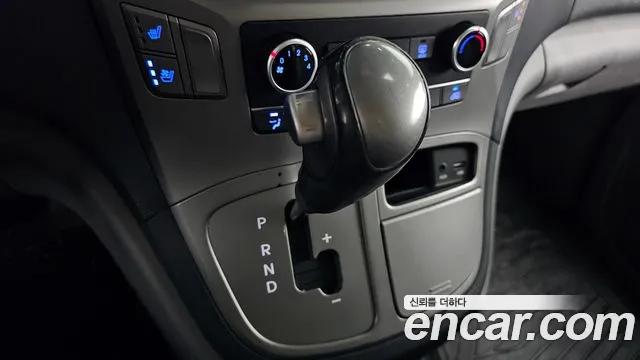 Hyundai Starex 2018 — фото 9