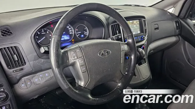 Hyundai Starex 2018 — фото 13