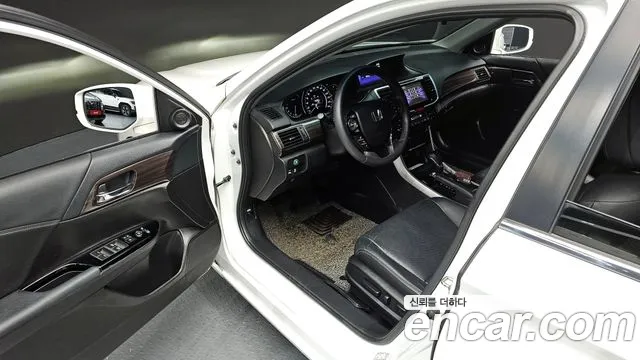 Honda Accord 2016 — фото 11