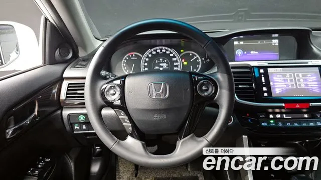 Honda Accord 2016 — фото 13