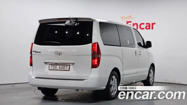 Hyundai Starex 2019 — фото 2
