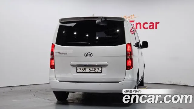 Hyundai Starex 2019 — фото 4