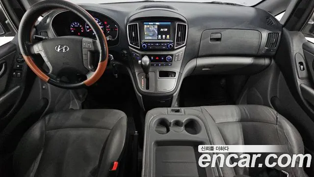 Hyundai Starex 2019 — фото 7