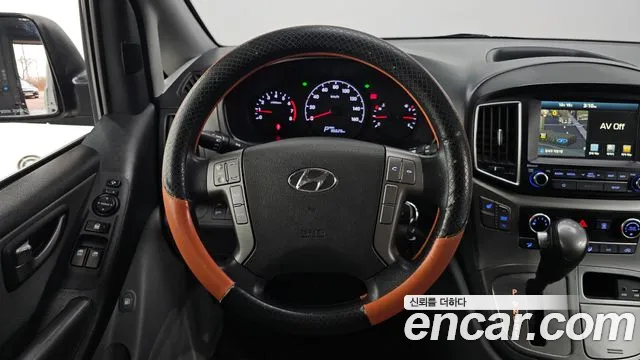 Hyundai Starex 2019 — фото 13