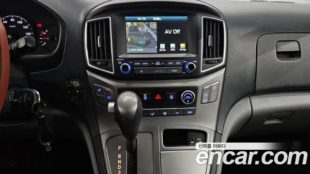 Hyundai Starex 2019 — фото 14