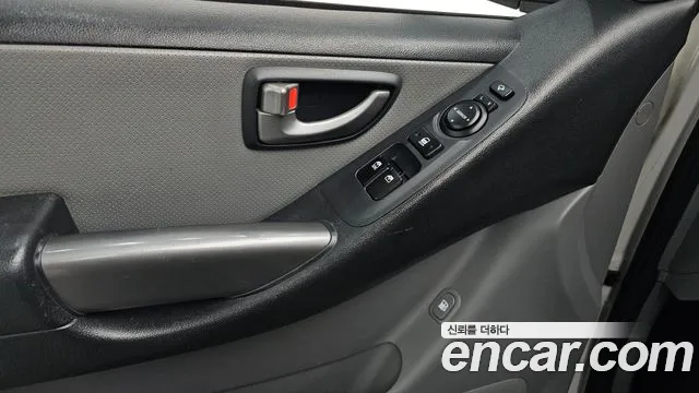Hyundai Starex 2019 — фото 17
