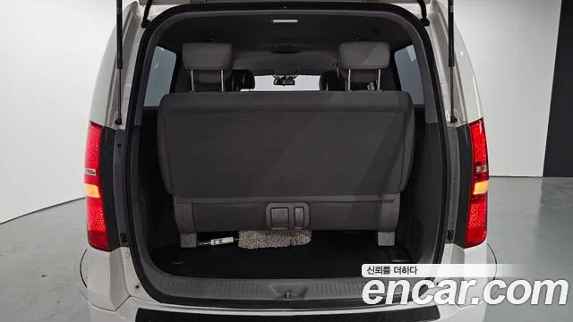 Hyundai Starex 2019 — фото 20