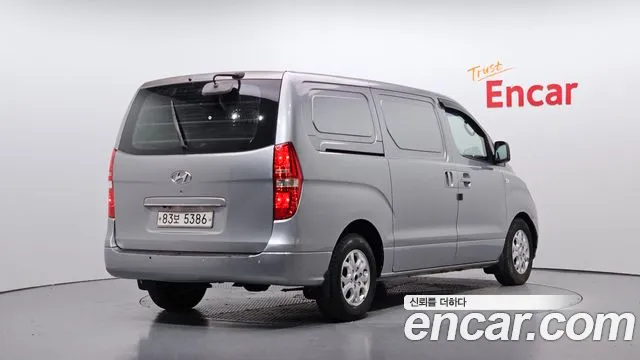 Hyundai Starex 2011 — фото 2