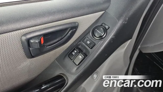 Hyundai Starex 2011 — фото 16