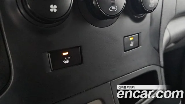 Hyundai Starex 2011 — фото 19