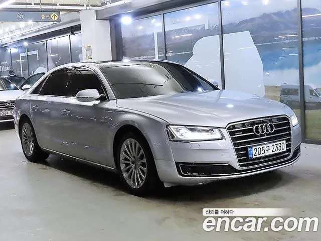 Audi A8 2015 — фото 1