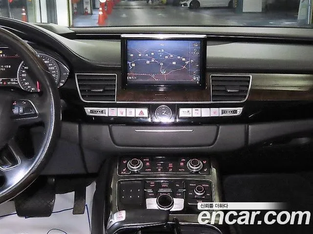 Audi A8 2015 — фото 11