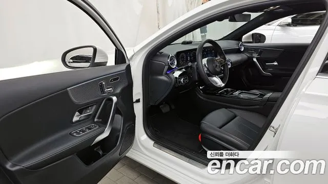 Mercedes-Benz A-Class 2025 — фото 10