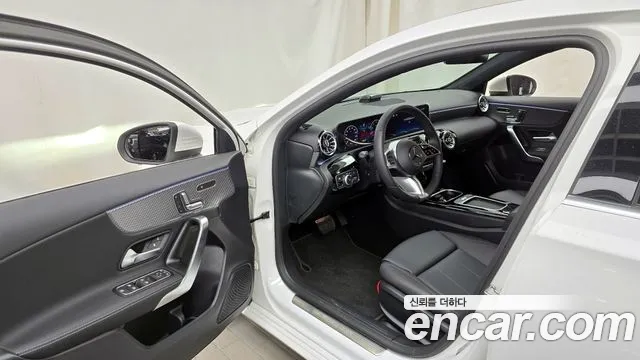 Mercedes-Benz A-Class 2025 — фото 10