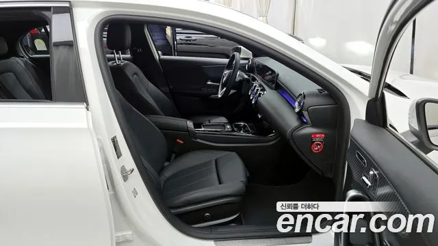 Mercedes-Benz A-Class 2025 — фото 11
