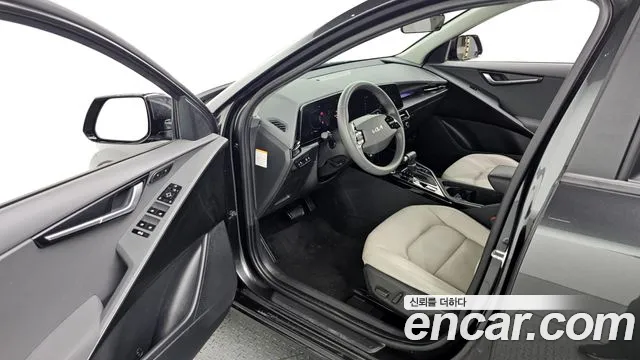 Kia Niro 2022 — фото 10