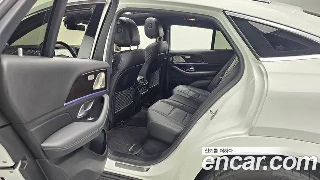 Mercedes-Benz GLE-Class 2023 — фото 12