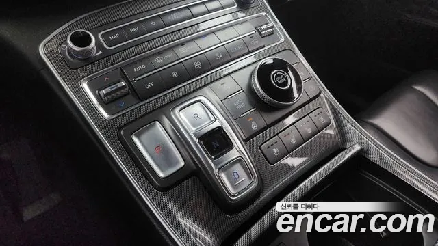 Hyundai Santafe 2021 — фото 9