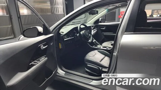 Kia Niro 2020 — фото 10