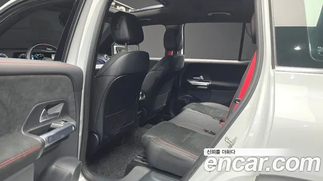 Mercedes-Benz GLB-Class 2023 — фото 12