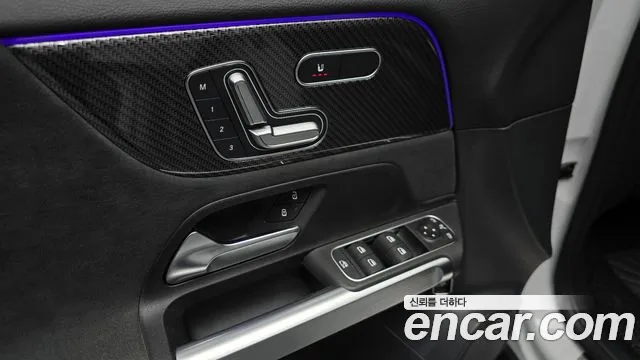 Mercedes-Benz GLB-Class 2023 — фото 17