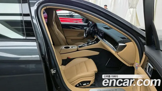 Porsche Panamera 2018 — фото 11